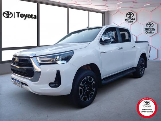TOYOTA HILUX 2.8 D-4D TURBO DIESEL CD SRX 4X4 AUTOMÁTICO TOYOTA HILUX 2.8 D-4D TURBO DIESEL CD SRX 4X4 AUTOMÁTICO